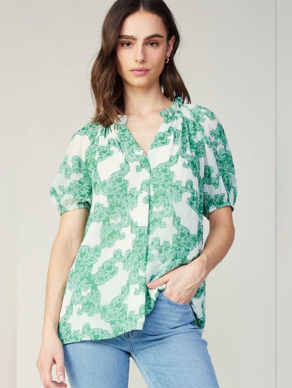 Current Air Light Green Printed Puff-Sleeve Ruffle Neckline Blouse - Size: M